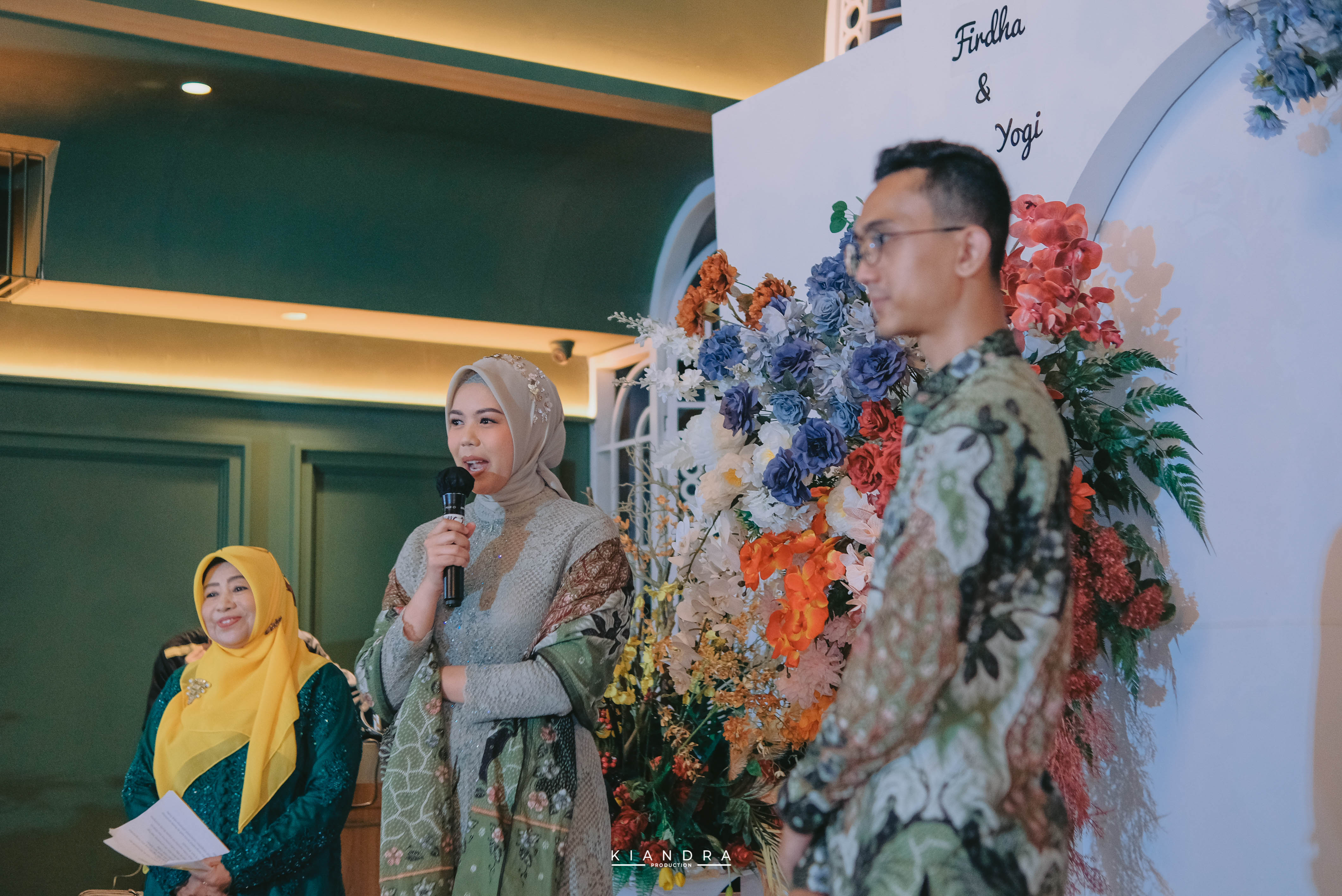 Firdha & Yogi Engagement - Sesi Foto Outdoor Bogor